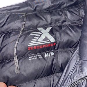Zero exposure black down light weight puffer coat unisex medium